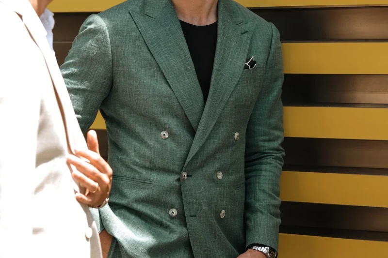 THE DOUBLE BREASTED SUIT: A MODERN TAKE ON CLASSIC ELEGANCE