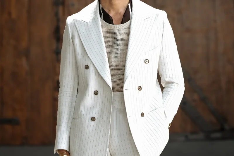 THE BENEFITS OF MONOCHROME LOOKS IN MEN’S FASHION