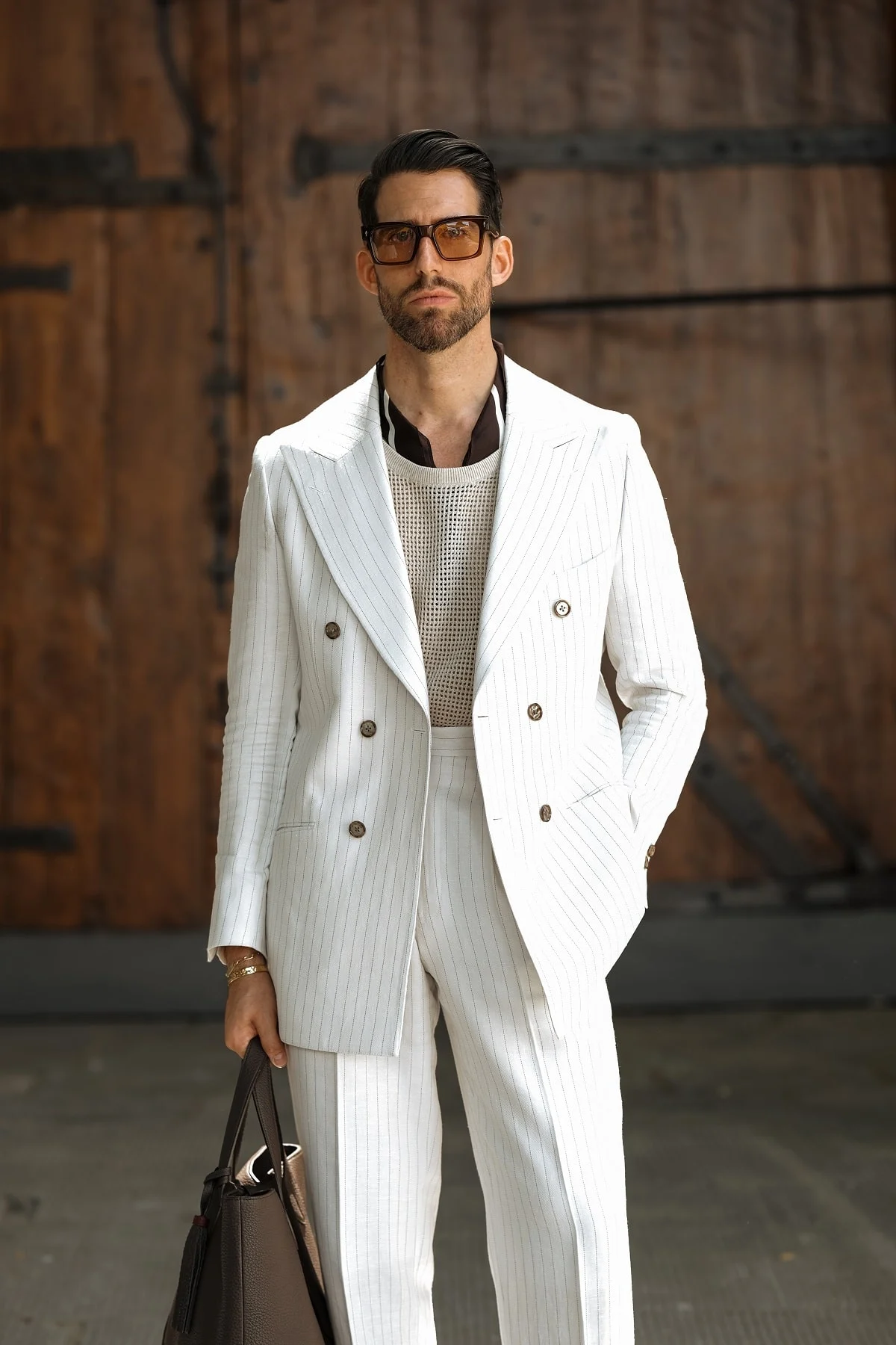 THE BENEFITS OF MONOCHROME LOOKS IN MEN’S FASHION