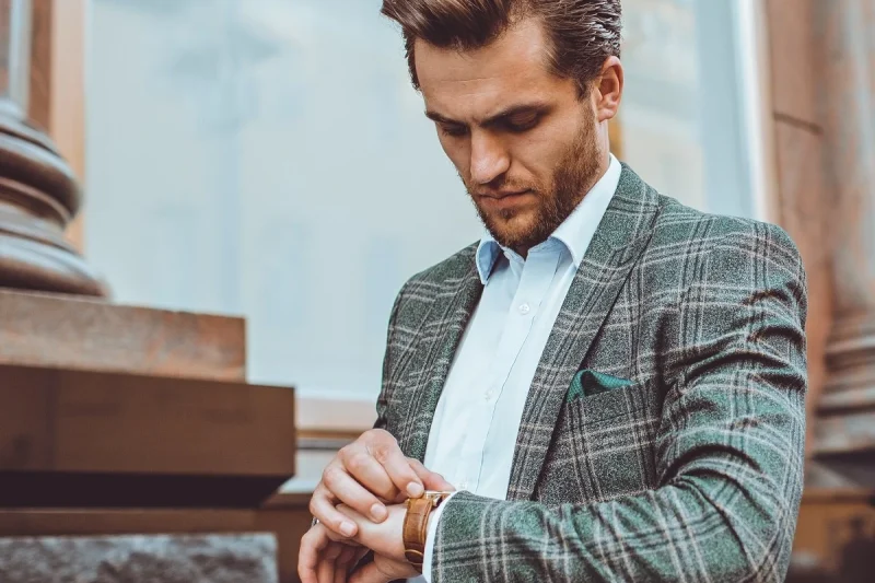 ESSENTIAL ACCESSORIES FOR THE MODERN GENTLEMAN