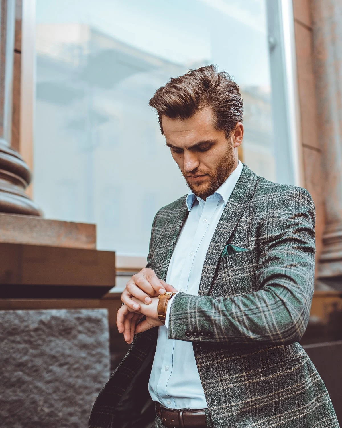 ESSENTIAL ACCESSORIES FOR THE MODERN GENTLEMAN