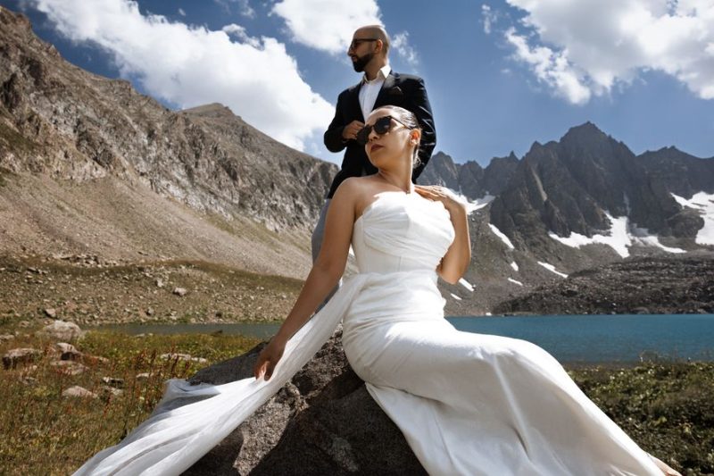 How to Choose a Spring Outdoor Wedding Guest Dress