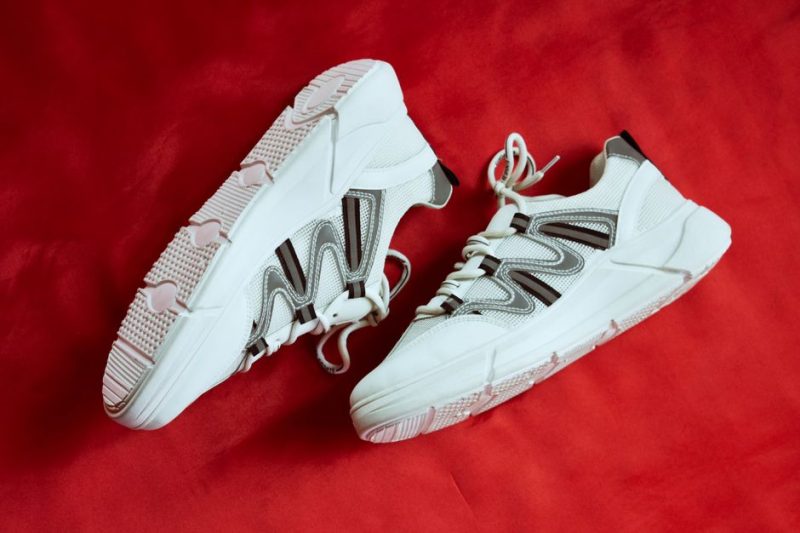 White Sneaker Care 2026: Clean Shoes After Showers